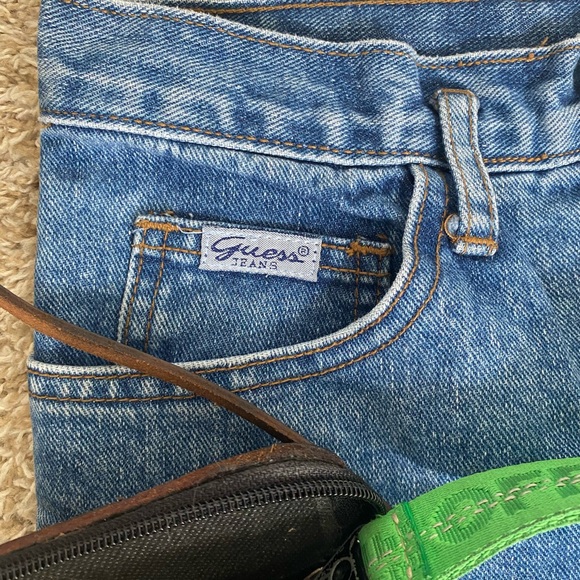 Vintage high waisted Guess jeans - Picture 3 of 5